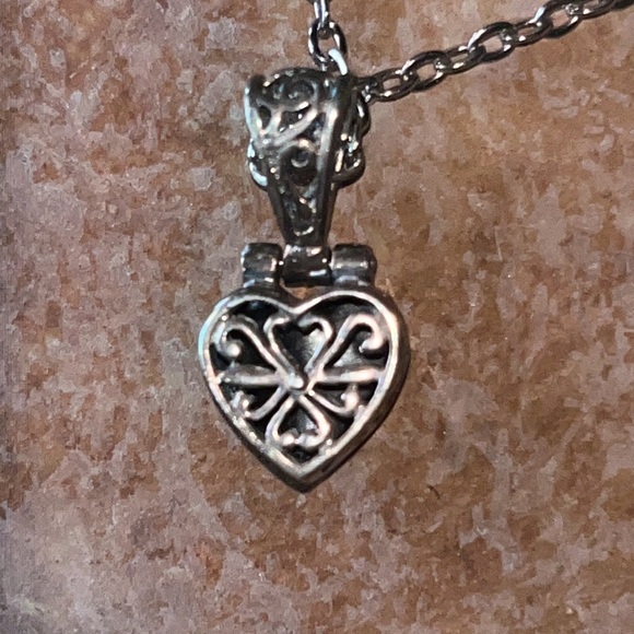 Silver Reversible heart filigree  pendant - Picture 5 of 7